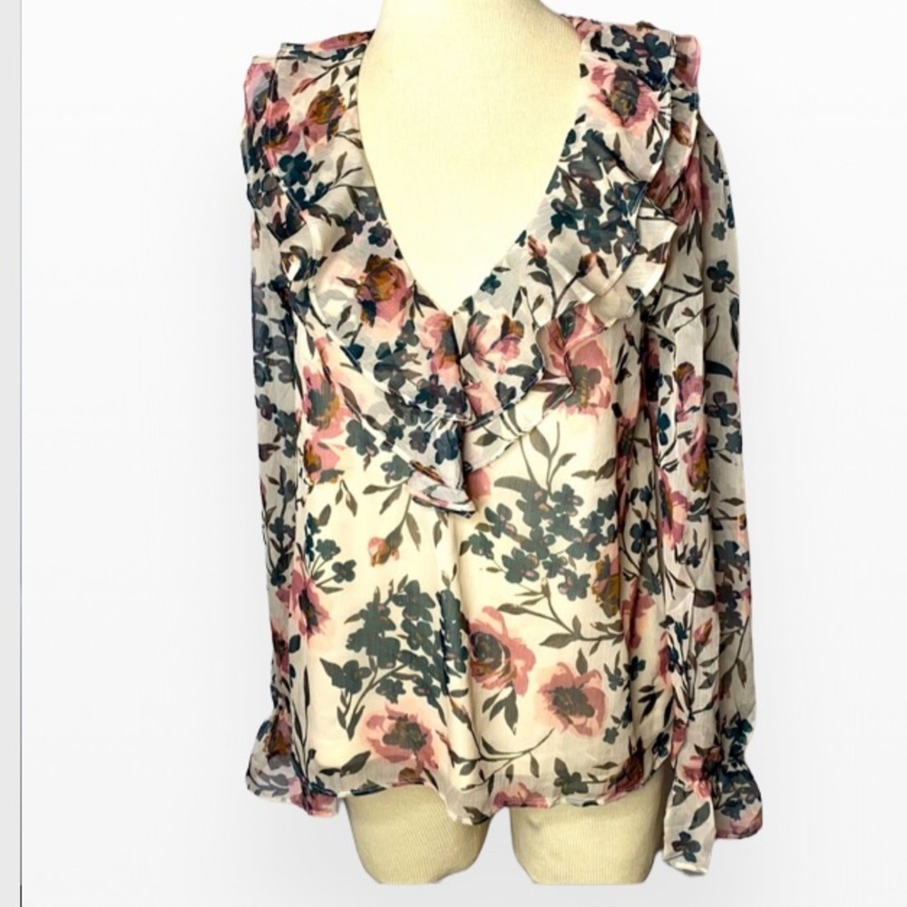 - Lipstick London Floral V-neck Ruffle Blouse 6